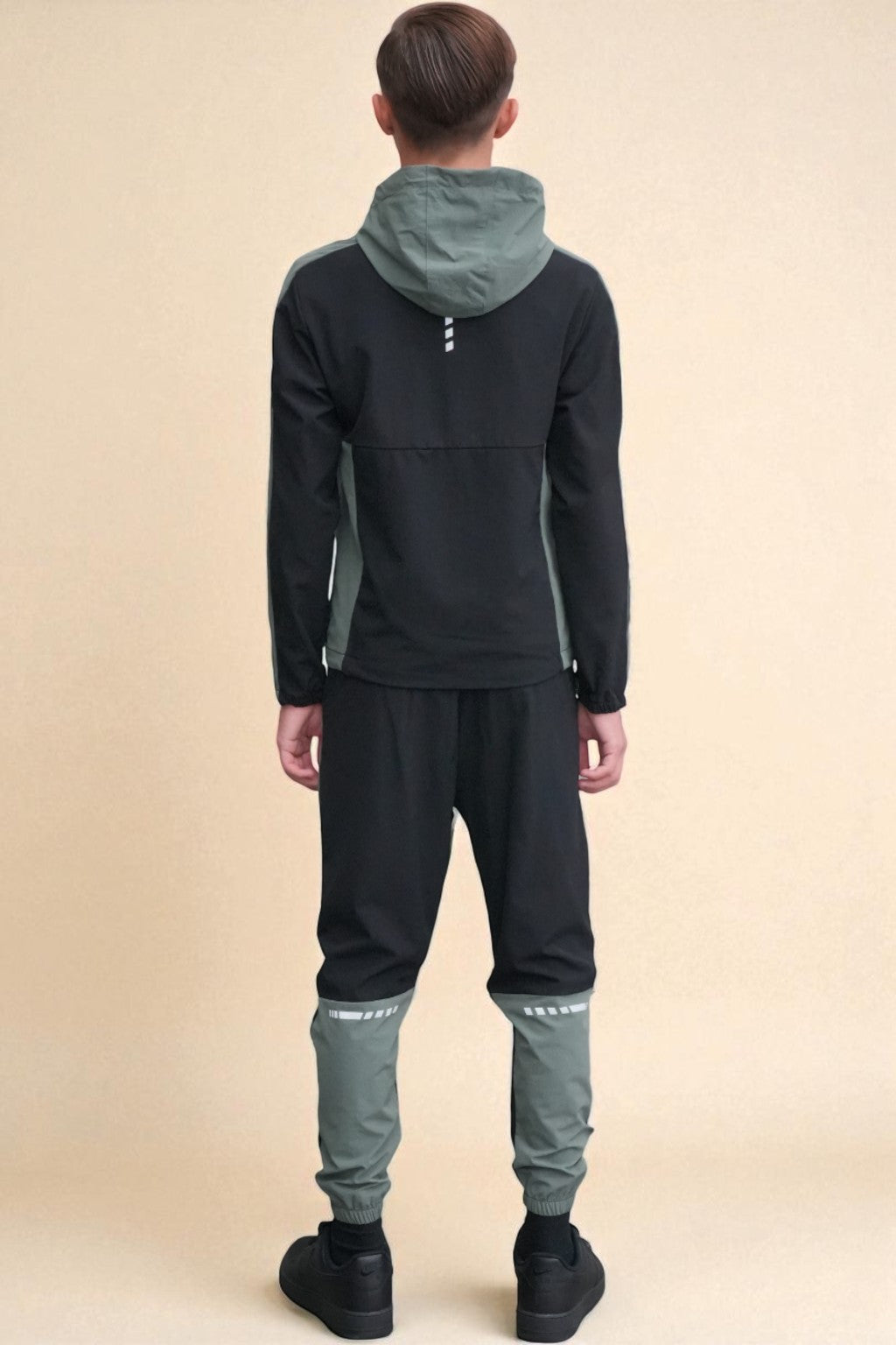 Leo Urban Tracksuit in Green and Black