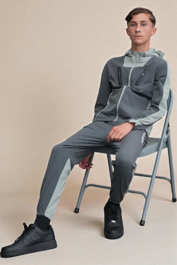 <p>Clothes That Stand Out</p>